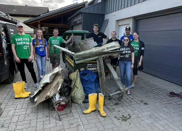 Da hat der Voitsberger Bezirksvorstand der Landjugend einiges an Müll aus dem Bach geborgen. | Foto: Landjugend BV VO