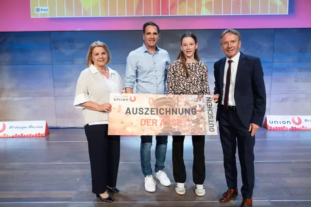 Livia Kehrer (3. von links) aus der U14 der Sportunion Böhmerwald Intersport Pötscher. | Foto: Cityfoto/Roland Pelzl