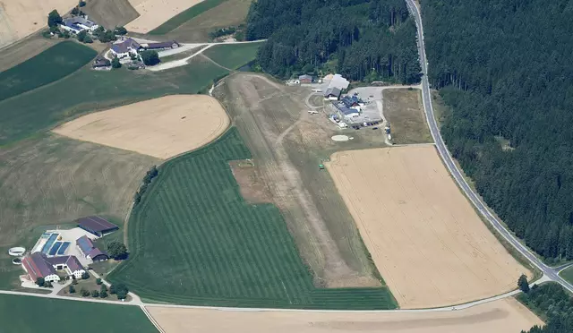 Flugplatz in Hirschbach im Mühlkreis | Foto: Wikipedia/Carsten Steger