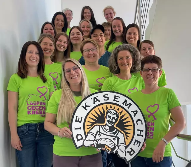 Annette Trombitas, Claudia Wabra, Andrea Hofbauer, Ines Höfler, Sandra Hofbauer, Barbara Veith, Nicole Redl, Riccarda Dorr, Ines Jany, Franitsek Oulický, Angelina Stiftner, Olivia Schierhuber, Heidi Thaller, Nicole Rogner, Libuse Kasparkova, Julia Mürwald, Simona Kryzanova, Catherine Krivankova und Zdenka Blechova | Foto: Die Käsemacher