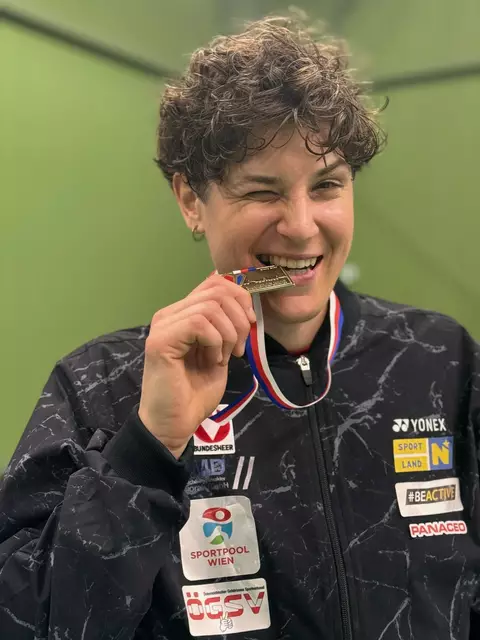 Die Hinterbrühler Athletin freut sich über die gelungene Titelverteidigung. | Foto: Neudolt