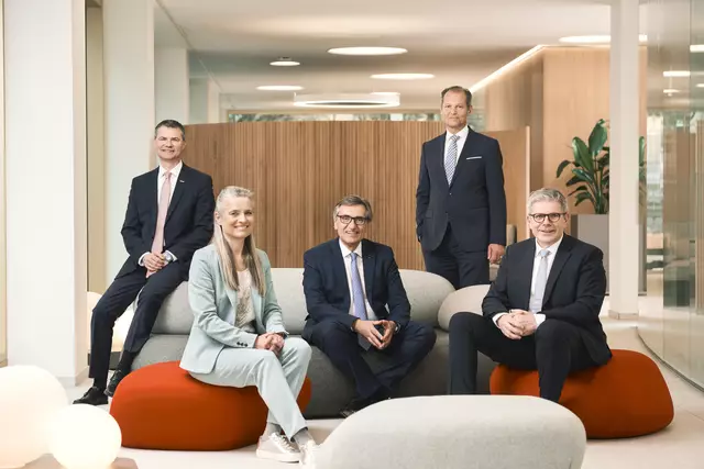 Präsidium der Sparte Industrie der WKO Oberösterreich: Spartengeschäftsführer Markus Strobl, Valborg Burgholzer-Kaiser, Erich Frommwald, Martin Bergsmann und Günther Schallmeiner (v. li.). | Foto: Robert Maybach