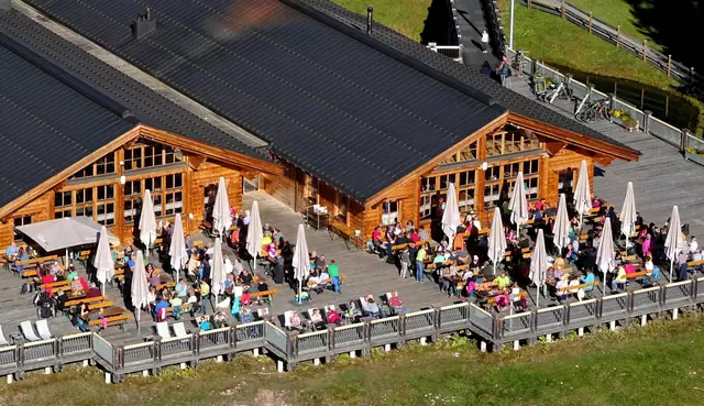 Foto: Michael Kessler: Muttersberg Seilbahn und Alpengasthof sowie Kiosk sind ab 01. Mai 2025 in den täglichen Betrieb.