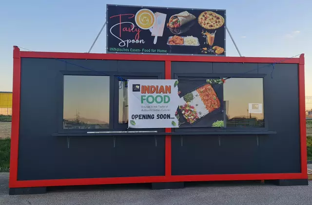 Der Indian Food-Stand steht am Parkplatz der Firma Forstinger in Badhöring 30, St. Florian am Inn. | Foto: Sayyeda Sadiya