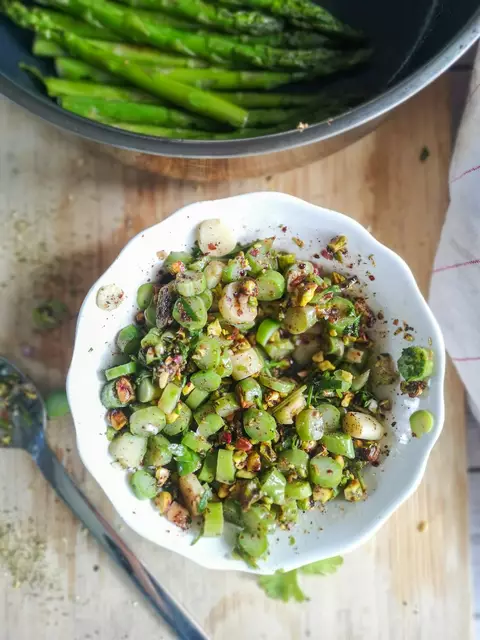 Spargelenden-Za’atar-Topping
 | Foto: Michaela Pretzl