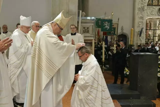 Bischof Wilhelm Krautwaschl weihte Johannes Freitag zum neuen Weihbischof. | Foto: Sonntagsblatt/Gerd Neuhold