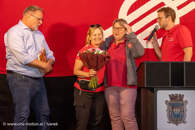 Ein "Happy-Birthday" für Susanne Fälbl-Holzapfel. | Foto: www.cine-motion.at / Ivanek