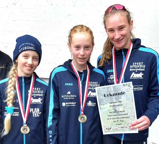 Landesmeisterinnen Alena Zimmermann, 2s, Anna-Lena Aumayr, 3s, Anna Hauser, 4s. | Foto: Sport-MS Kitzbühel