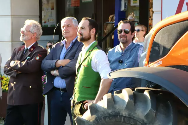 Zuschauen ist doch besser als selber anpacken | Foto: Gerhard Langmann