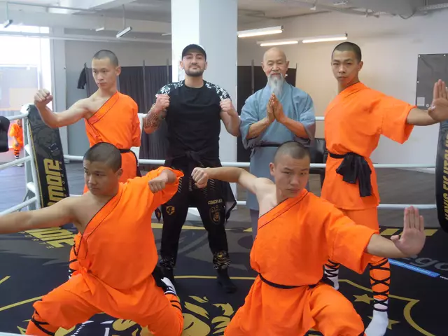 Kay freute sich über hohen Besuch in seinem Fightclub im 2. OG des ece.