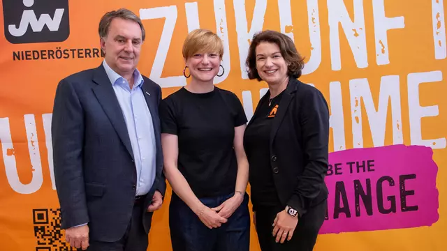 Im Zukunftstalk sprachen WKNÖ-Präsident Wolfgang Ecker (l.) und JW NÖ-Vorsitzende Katharina Alzinger-Kittel (r.) mit Käseheldin Eva Scharnagl über aktuelle Herausforderungen und Chancen. | Foto: Tanja Wagner