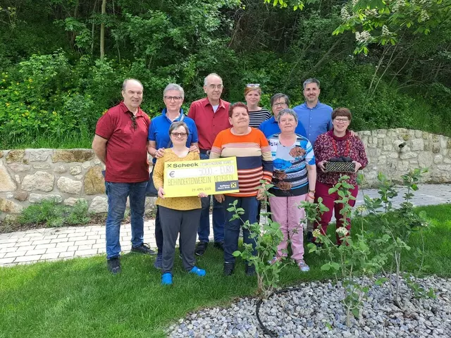 Die Spende kommt dem Behindertenförderungsverein Neusiedl am See zugute.  | Foto: Theatergruppe Weiden am See