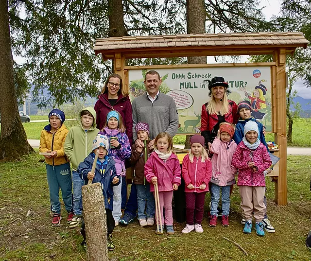 Im Kaiserjubiläumspark wurden die Kinder mit viel Humor und kindgerechter Ansprache spielerisch für das Thema Nachhaltigkeit sensibilisiert. | Foto: Biowärme Bad Mitterndorf