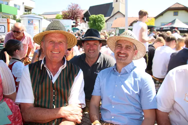 "Schmeisser" Christian Leitner, "Kranfahrer" Martin Beitschek, "Zimmermeister" Andi Hattinger.