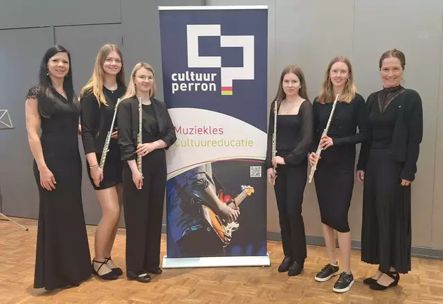 Gabi Daradin (l.) und Martina Jud (r.) mit den vier Bärnbacher Musikschülerinnen | Foto: Daradin