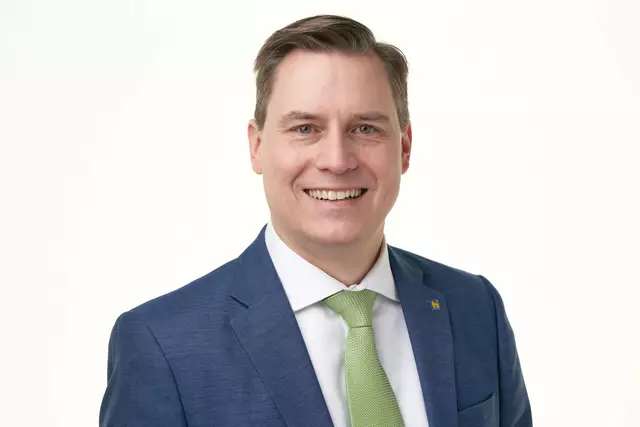 In der Landtagssitzung am 20. Juni sprach sich der Landtagsabgeordnete (LAbg.) und Bürgermeister von Klosterneuburg (VP), Christoph Kaufmann, für die Steuerfreistellung von Überstunden aus.  | Foto: VP NÖ