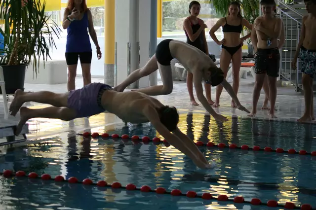 Action bei den Schulmeisterschaften im Schwimmen 2025 | Foto: Horst Seifter