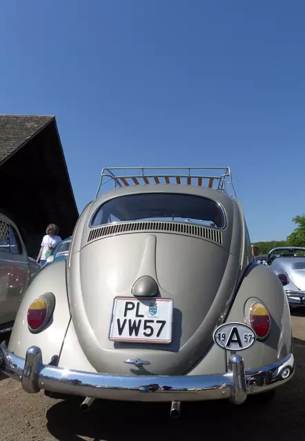 Ein 1957er-Käfer war auch in Eggenburg zu besichtigen. | Foto: Hohenegger