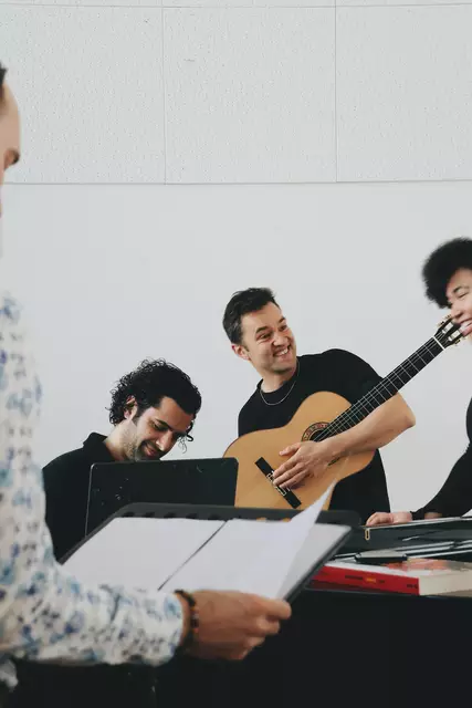 Gabriel Cazes und Esemble | Foto: Anna Pintsuk/Volksoper Wien