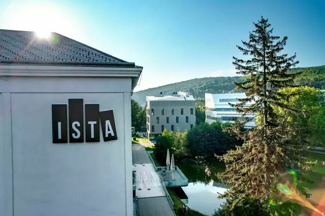 Am ISTA in Klosterneuburg werden bahnbrechende Forschungsergebnisse aus naturwissenschaftlichen Fächern erfolgreich mit der Doktorandenausbildung kombiniert. | Foto: ISTA
