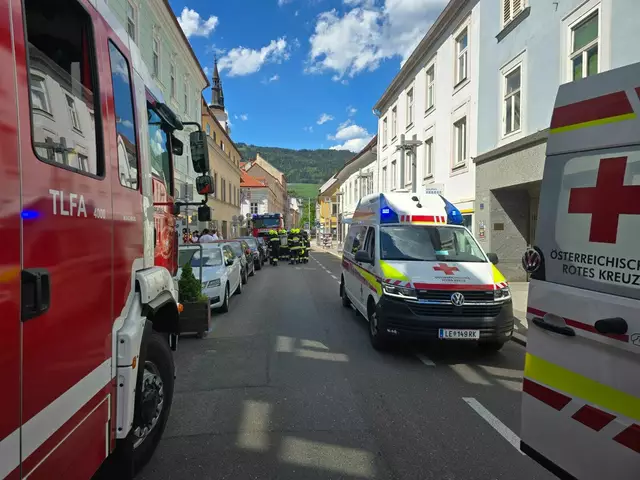 Das Wohnhaus in der Straußgasse wurde aufgrund erhöhter CO-Werte evakuiert. | Foto: FF Leoben-Stadt