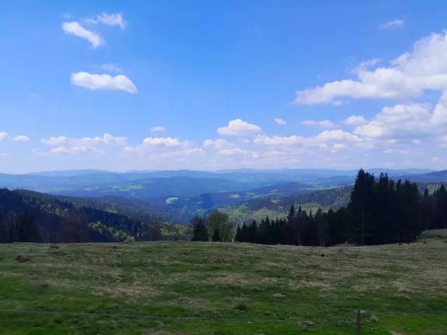Angekommen vor der Hütte. Sitzplatz mit spitzen Aussicht