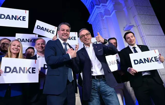 FPÖ-Wien-Spitzenkandidat Dominik Nepp und FPÖ-Bundesparteiobmann Herbert Kickl durften sich sowohl über Wieder-Wähler als auch Neugewonnenen freuen. | Foto: HELMUT FOHRINGER / APA / picturedesk.com