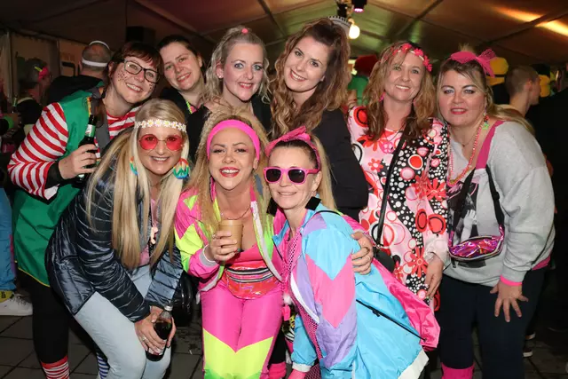 Viele Besucher überlegten sich kreative Kostüme für die Faschingsparty. | Foto: Sona Hasoyan