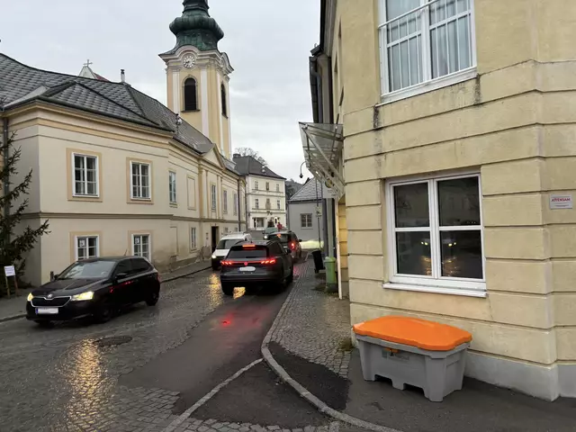 In Weidling ist es eng und es herrscht bisweilen viel Verkehr. Die Deponie in Weidlingbach würde das Verkehrsaufkommen weiter erhöhen. | Foto: MeinBezirk/Seebacher