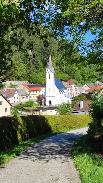 nach ein paar Schritten sind wir wieder am Ausgangspunkt unserer Wanderung... | Foto: I.Wozonig