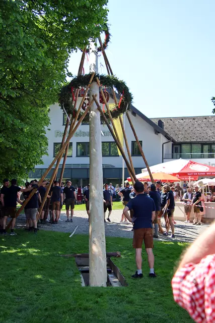 Maibaumaufstellen der Feuerwehr Anif | Foto: HKroBild