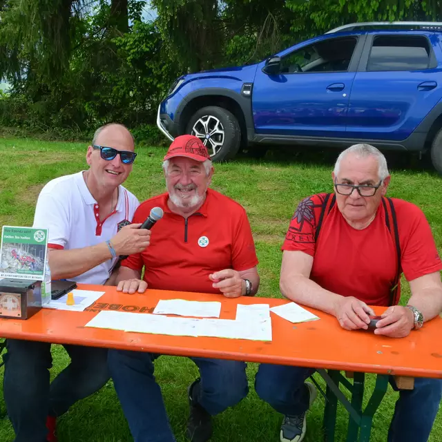 Günter Brunner mit den Bergrettern Hans-Peter Ofner und Wilfried Pichler