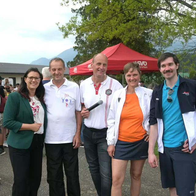 Sara Schaar, Traugott Scharniedling, Turnverein-Platzwart, Günter Brunner, Eva Granig und Kajetan Hackl