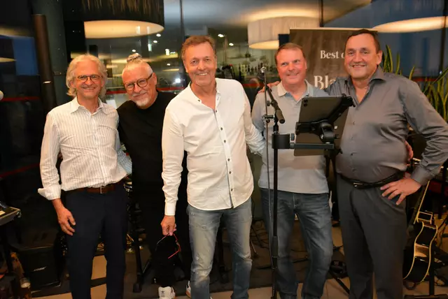 Wieder vereint nach 40 Jahren: die "Black Birds", Fritz Gande, Mario Winkler, Fritz Petermann, Erwin Bleier und Anton Mayer (v. l.) | Foto: Peter Taurer
