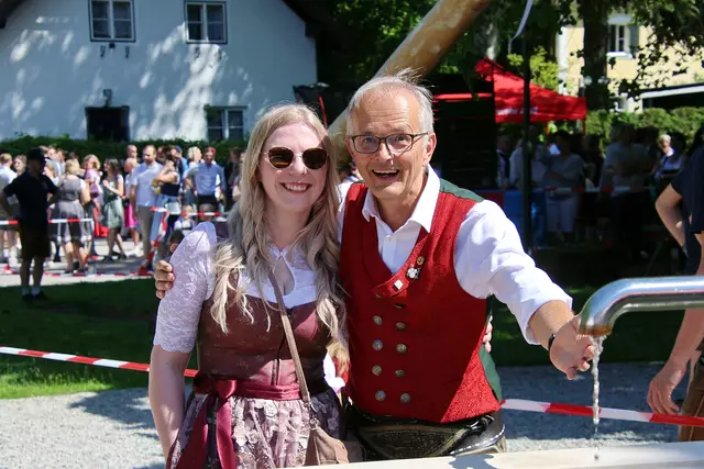 Maibaumaufstellen der Feuerwehr Anif | Foto: HKroBild