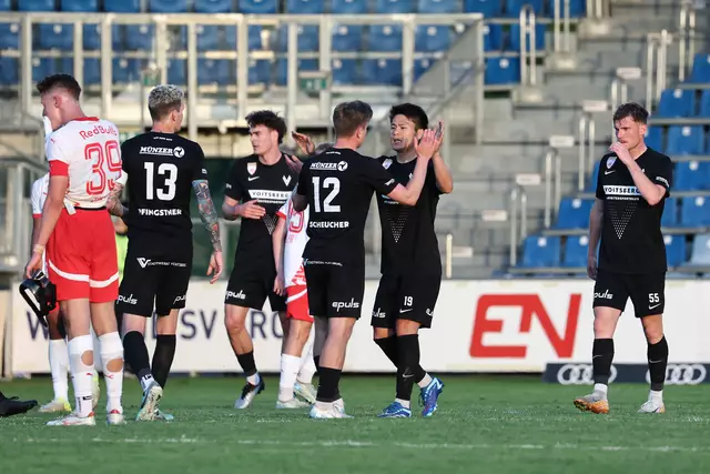Jubel in Grödig beim ASK Voitsberg nach dem harterkämpften 2:1-Sieg über Liefering | Foto: GEPA-Pictures