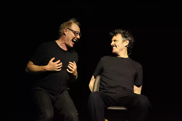 Im Mittelpunkt des Chaos: Manuel Rubey und Simon Schwarz liefern ein exotisches Menü zwischen Kalkül, Improvisation und Provokation.