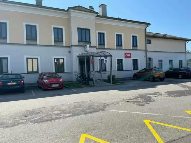 Der Rieder Bahnhof wird nach dem Vorbild der Bahnhöfe Braunau und Neumarkt-Kallham saniert. | Foto: MeinBezirk