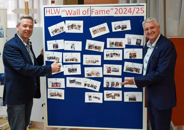 Präsentation der ersten Bilder von besonderen Unterrichts- und Projektaktivitäten
Schulqualitätskoordinator Herbert Lobak und Direktor Adolf Lackner | Foto: (c) hlwspittal 2025, Ambros
