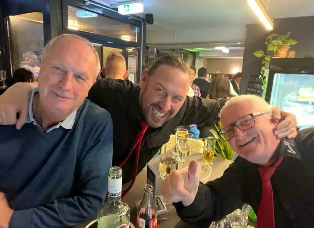 Auch Benefiz-Events waren Teil des Stadtcafé. Im Bild: Helmut Tanzer, Hannes Spies und Stadtvize Peter Spicker (SPÖ). | Foto: privat