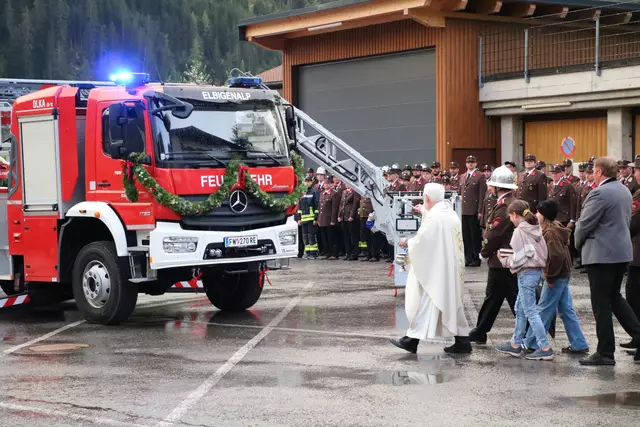 Die Segnung durch Pfarrer Otto Walch 