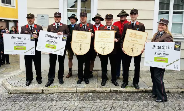 Abordnung der Steyrtaler Perchten mit den Kommandanten der Freiwilligen Feuerwehren. | Foto: Steyrtaler Perchten