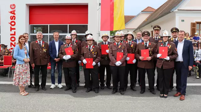 Im Rahmen der Feier gab es auch zahlreiche Ehrungen. | Foto: Bezirksfeuerwehrkommando Oberwart/Alexander Flaschberger