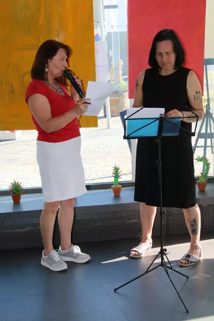 Edith und Daniela Noitz, die aus ihren Büchern vorlas 