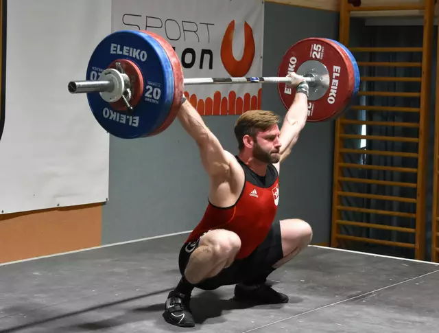 Jakob Weber (Union Lochen) mit neuer Bestmarke im Reißen von 121 kg.

Foto: Conny Högg