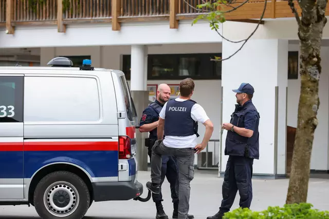 Ermittlungen am Tatort | Foto: Franz Neumayr