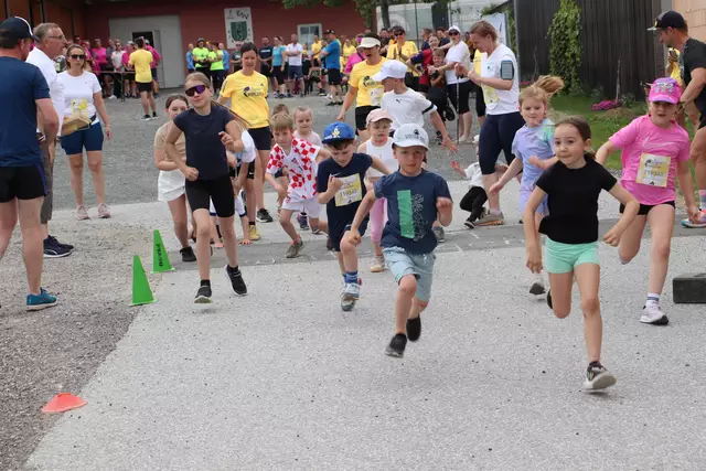 Auch die Kinder wussten genau, für welchen guten Zweck sie eine kleine Runde liefen. | Foto: Edith Ertl