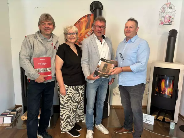  Ein ganz besonderes Wochenende feierte das Kaminofenstudio Werner Patzl in Gars am Kamp: Anlässlich des fünfjährigen Bestehens lud das Unternehmen am Freitag und Samstag zu einem Jubiläumsfest mit attraktiven Angeboten. Zahlreiche Besucher nutzten die Gelegenheit, sich umfassend über moderne Kaminöfen zu informieren – und sich gleichzeitig  15 % Jubiläumsrabatt zu sichern. | Foto: Manuela Danzinger