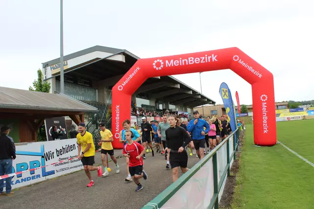 Start des Laufes um 13 Uhr. | Foto: Meinbezirk Perg/Köck