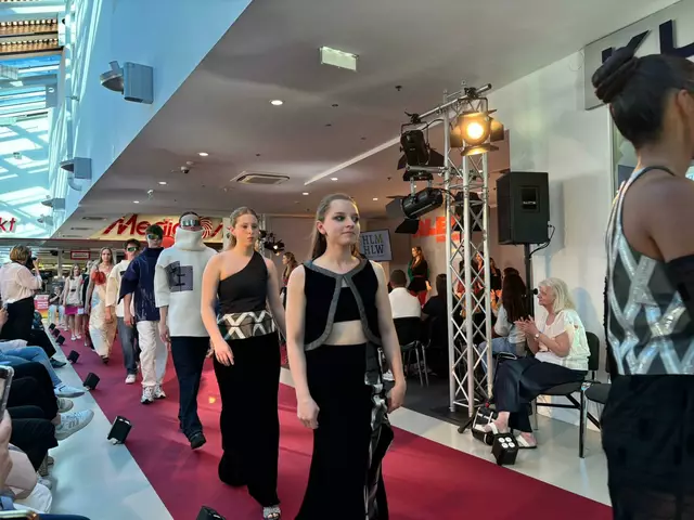 Modenschau der Höheren Lehranstalt für Mode (HLM Krems) im Alex | Foto: sg